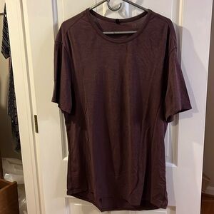 Men’s Lululemon tshirt